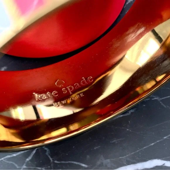 KATE SPADE NEW YORK | ENAMEL | GOLD BANGLE BRACELET | NEW | RETAIL $128 - Picture 7 of 9